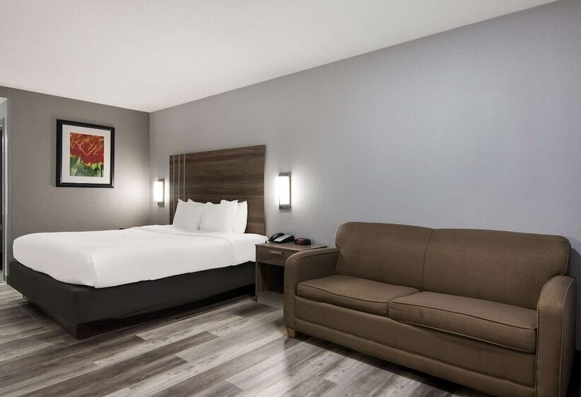 هتل Quality Inn Near Casinos And Convention Center