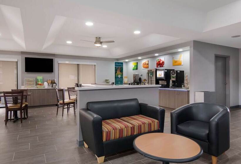 هتل Quality Inn Near Casinos And Convention Center