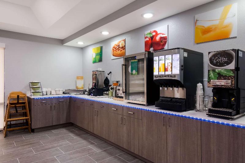 هتل Quality Inn Near Casinos And Convention Center