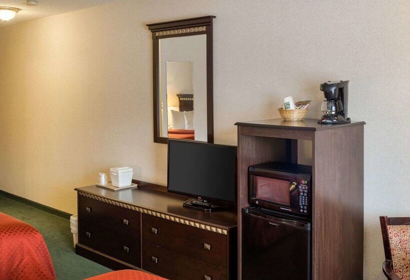 فندق Quality Inn Near Northtown Mall & National Sports Center