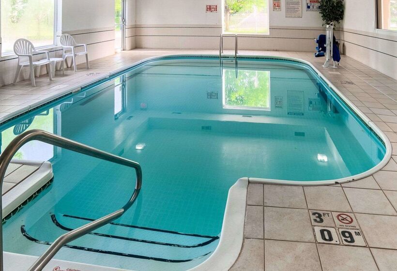 فندق Quality Inn Near Northtown Mall & National Sports Center