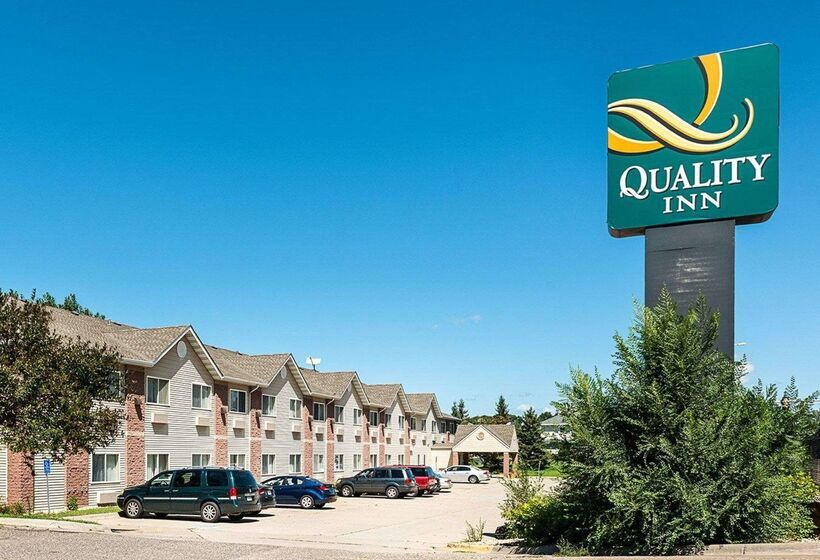 فندق Quality Inn Near Northtown Mall & National Sports Center