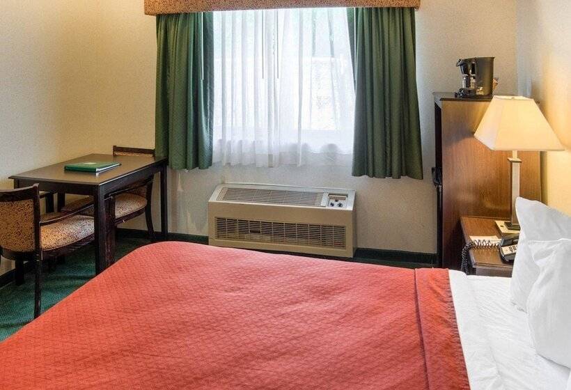 فندق Quality Inn Near Northtown Mall & National Sports Center