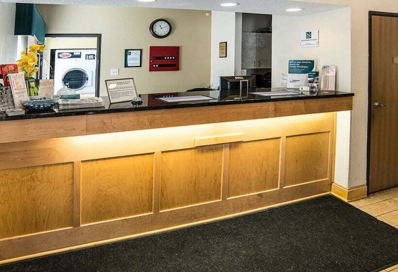 فندق Quality Inn Near Northtown Mall & National Sports Center