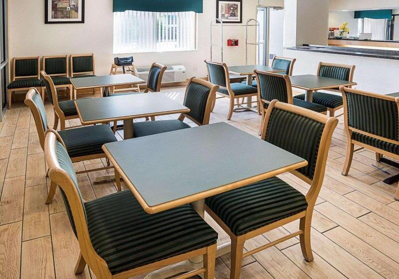 فندق Quality Inn Near Northtown Mall & National Sports Center