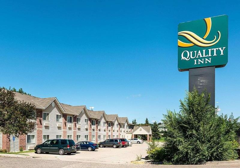 فندق Quality Inn Near Northtown Mall & National Sports Center