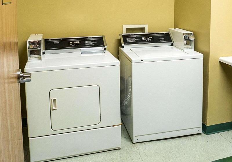 فندق Quality Inn Near Northtown Mall & National Sports Center