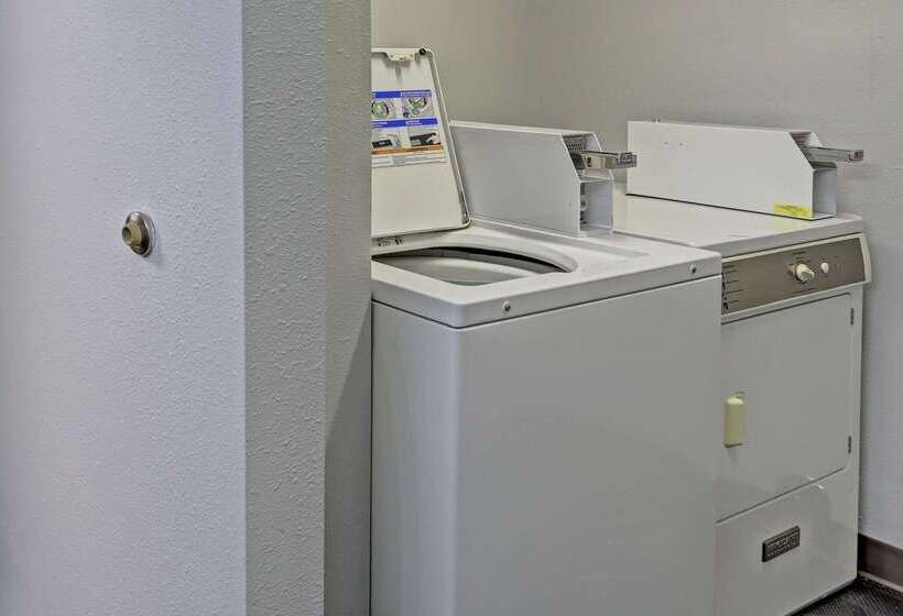 فندق Quality Inn Pierrefort Pierre