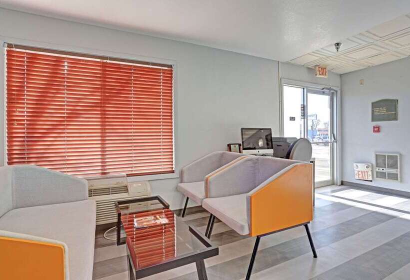 فندق Quality Inn Pierrefort Pierre