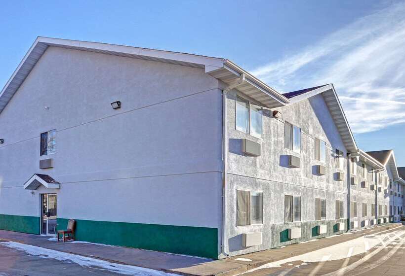 فندق Quality Inn Pierrefort Pierre