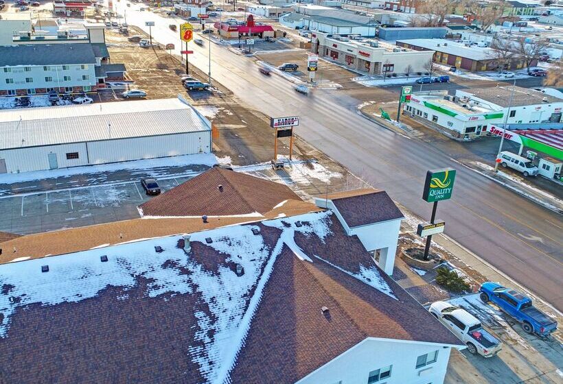 فندق Quality Inn Pierrefort Pierre