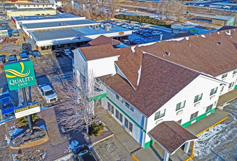 فندق Quality Inn Pierrefort Pierre