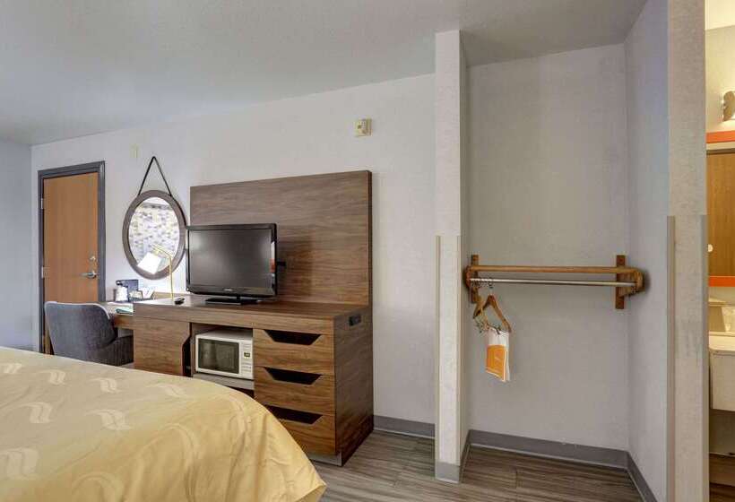 فندق Quality Inn Pierrefort Pierre