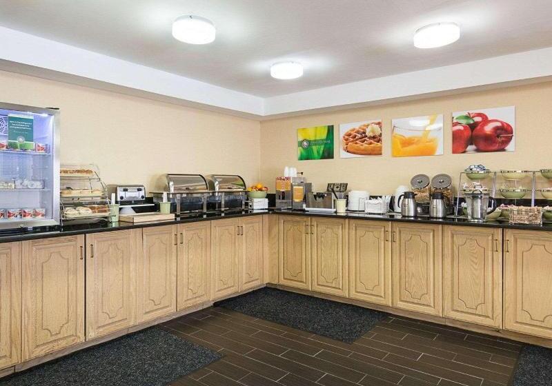 Отель Quality Inn Richmond Airport