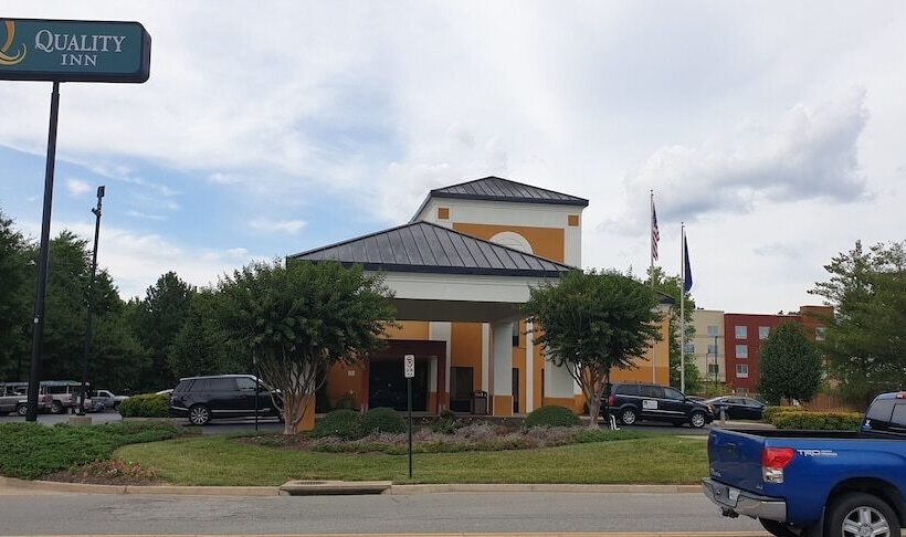 Отель Quality Inn Richmond Airport