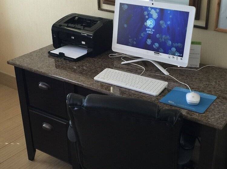 Отель Quality Inn Richmond Airport