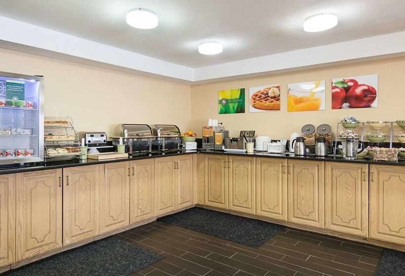 Отель Quality Inn Richmond Airport