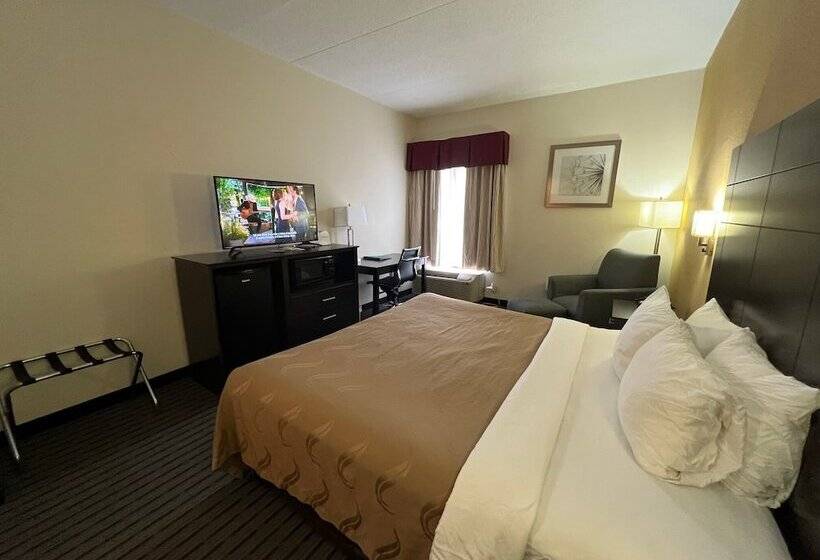 Отель Quality Inn Richmond Airport