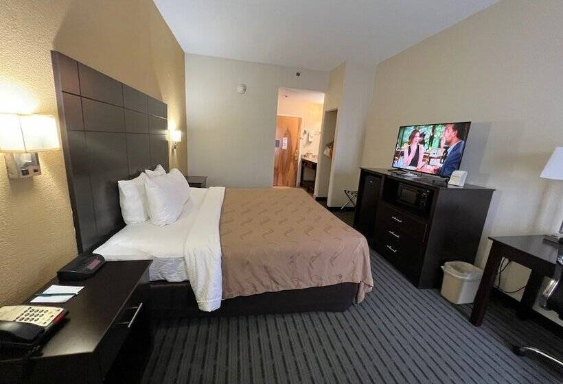 Отель Quality Inn Richmond Airport