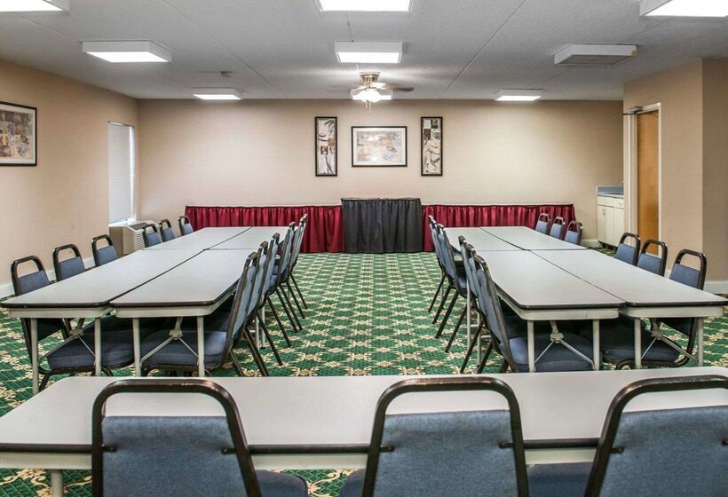 בית מלון כפרי Quality Inn Rochester South