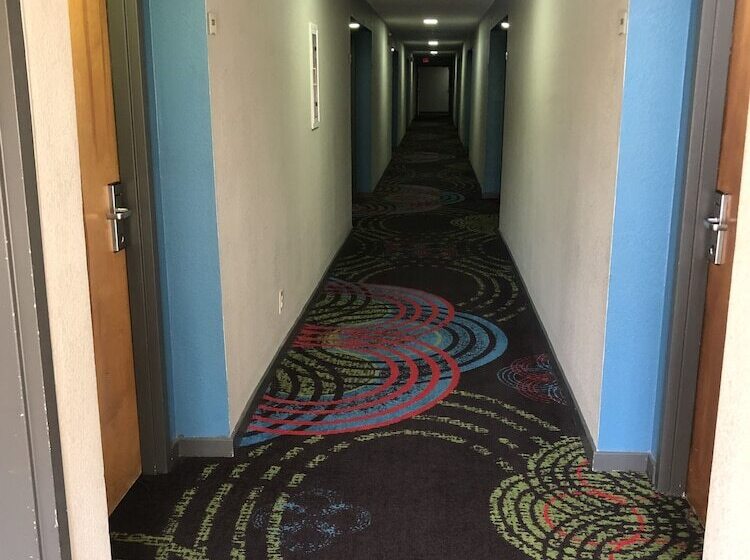 בית מלון כפרי Quality Inn Rochester South