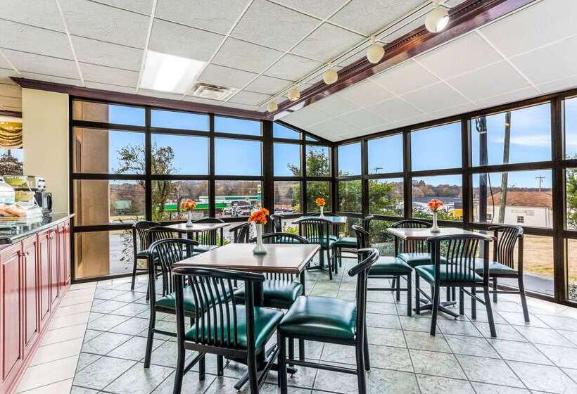 فندق Quality Inn Russellville