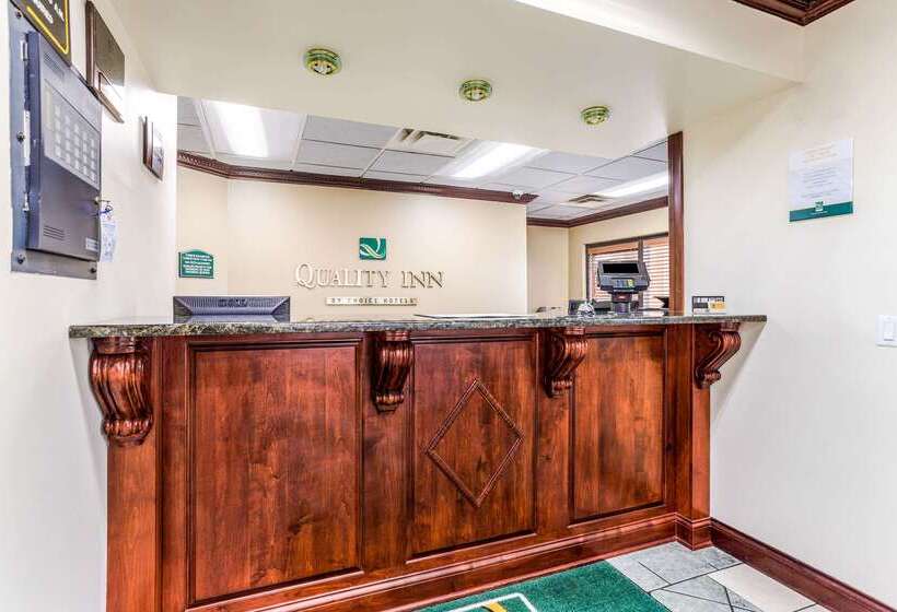 בית מלון כפרי Quality Inn Russellville