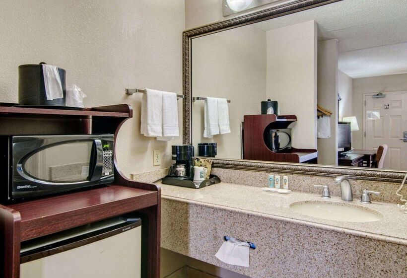 فندق Quality Inn Salem  I81