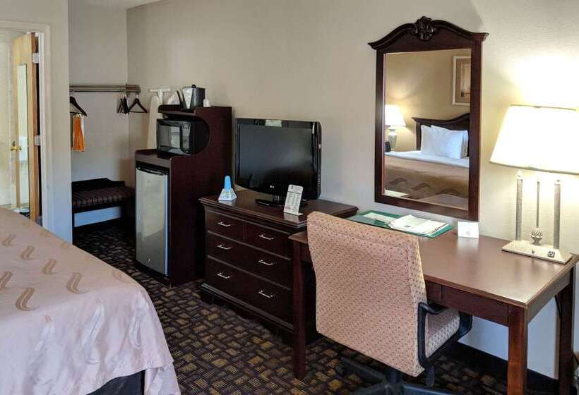 هتل Quality Inn Salem  I81