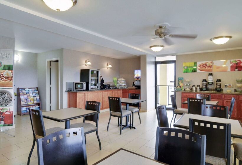 فندق Quality Inn & Suites Clarksville