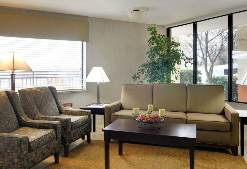 فندق Quality Inn & Suites Clarksville