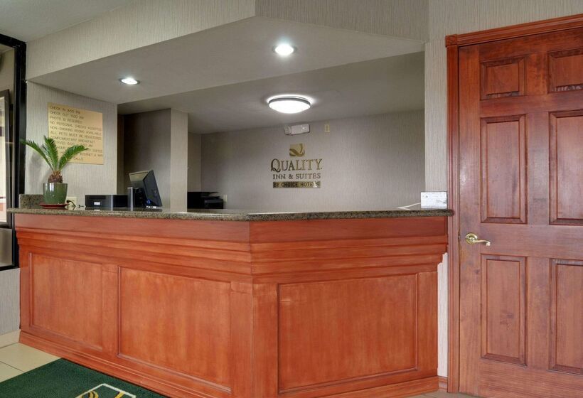 فندق Quality Inn & Suites Clarksville