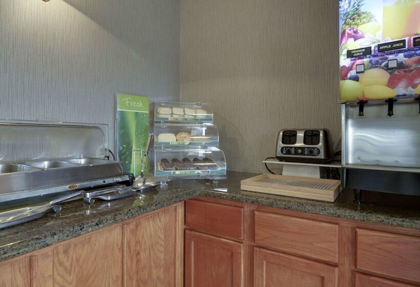 فندق Quality Inn & Suites Clarksville