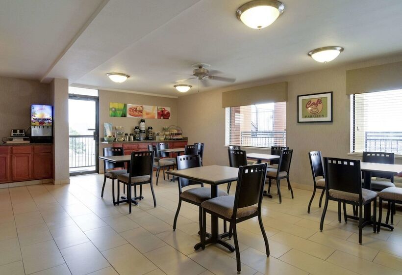 فندق Quality Inn & Suites Clarksville