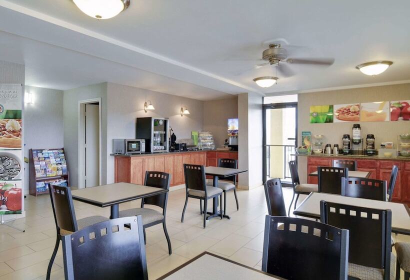 فندق Quality Inn & Suites Clarksville