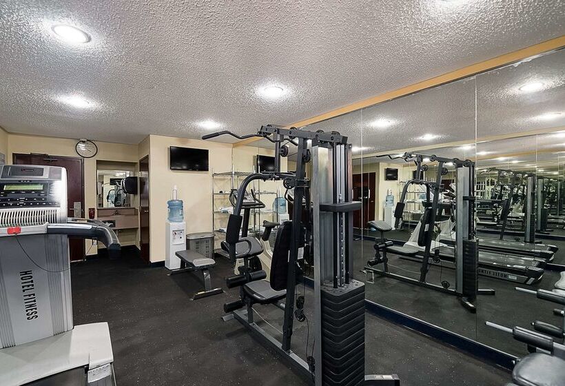 هتل Quality Inn & Suites Dfw Airport South