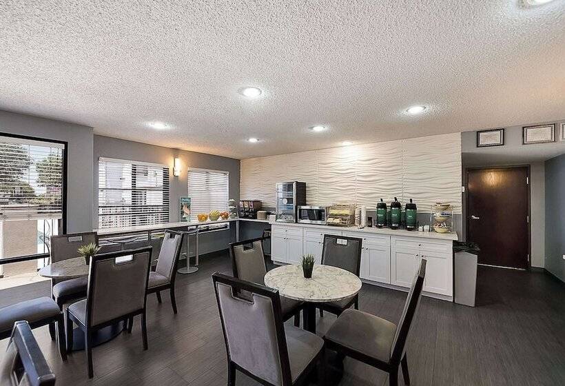 هتل Quality Inn & Suites Dfw Airport South