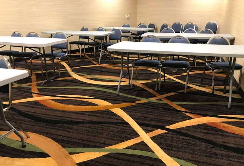 Отель Quality Inn & Suites Fresno Northwest