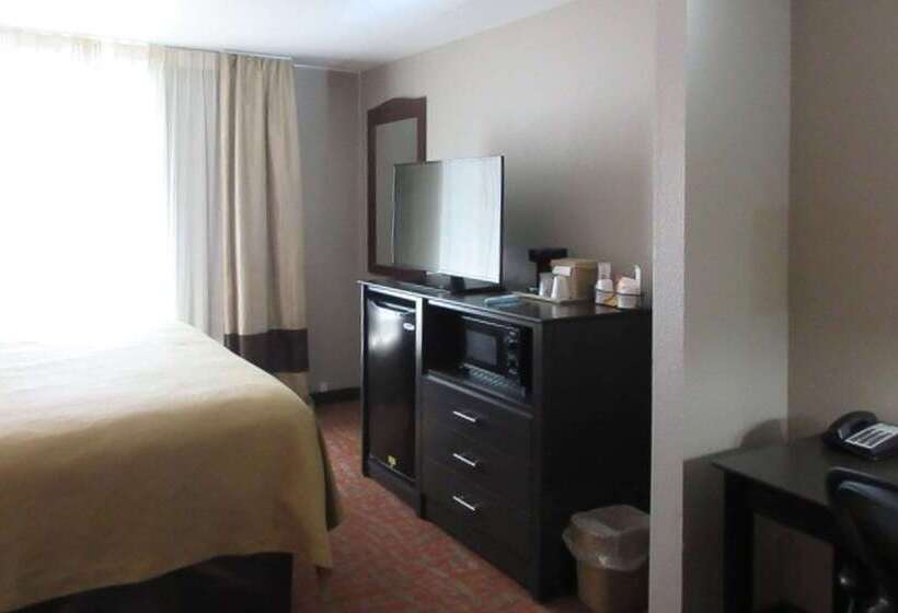 Отель Quality Inn & Suites Fresno Northwest