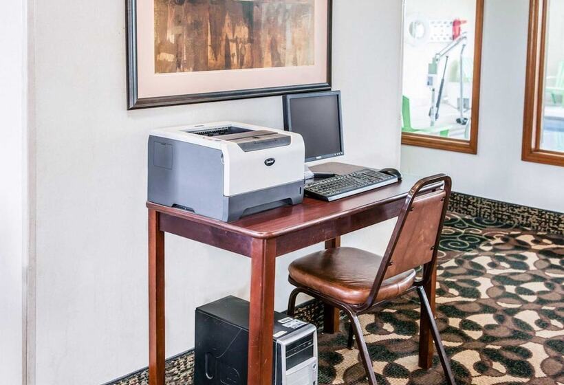 בית מלון כפרי Quality Inn & Suites Lebanon I65