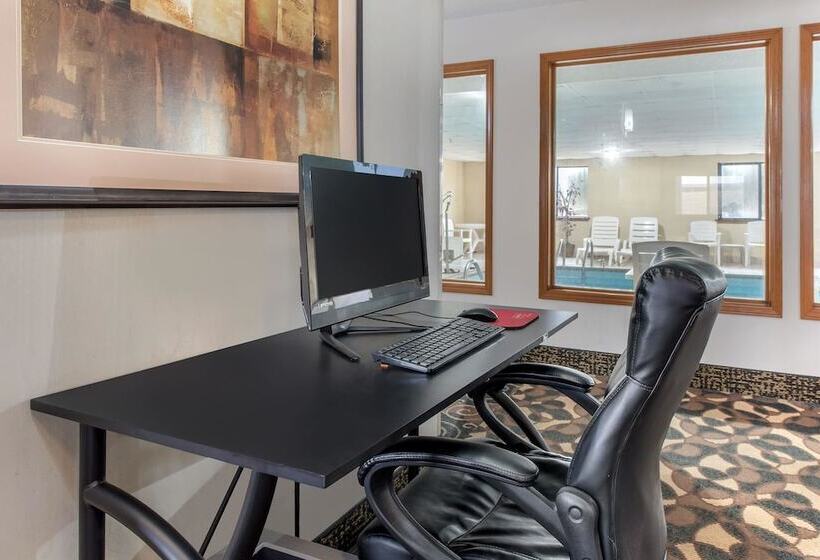 בית מלון כפרי Quality Inn & Suites Lebanon I65