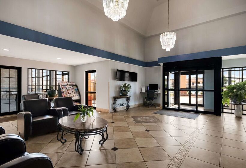 בית מלון כפרי Quality Inn & Suites Oklahoma City North