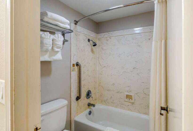 فندق Quality Inn & Suites Port Arthur  Nederland