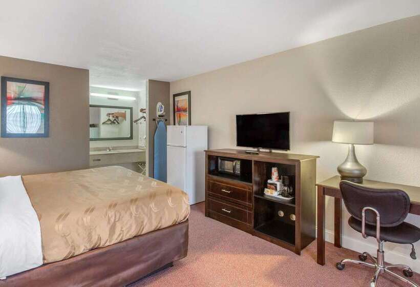 فندق Quality Inn & Suites Port Arthur  Nederland