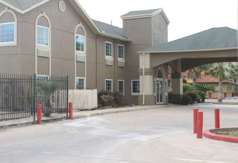 בית מלון כפרי Quality Inn & Suites Port Arthur  Nederland