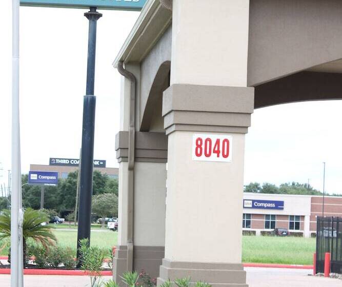 فندق Quality Inn & Suites Port Arthur  Nederland