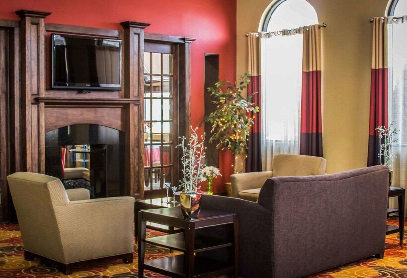 Отель Quality Inn & Suites