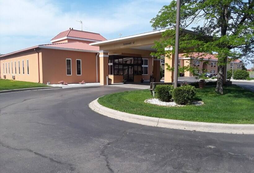 Отель Quality Inn & Suites