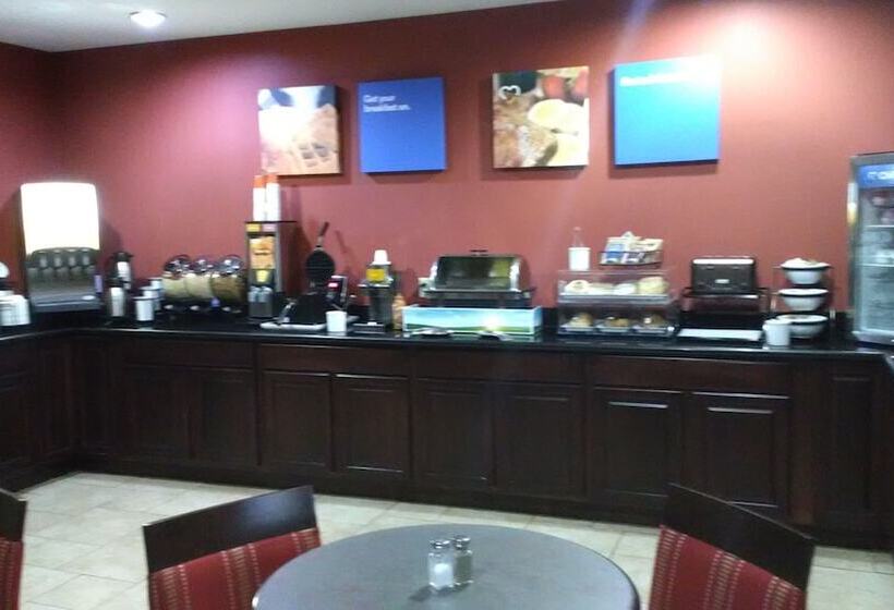 호텔 Quality Inn & Suites