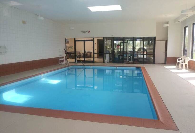 호텔 Quality Inn & Suites